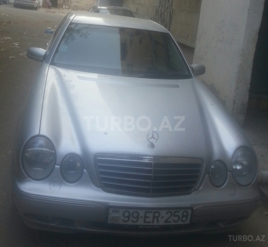 Mercedes E 220 2000, 298,000 km - 2.2 л - Bakı