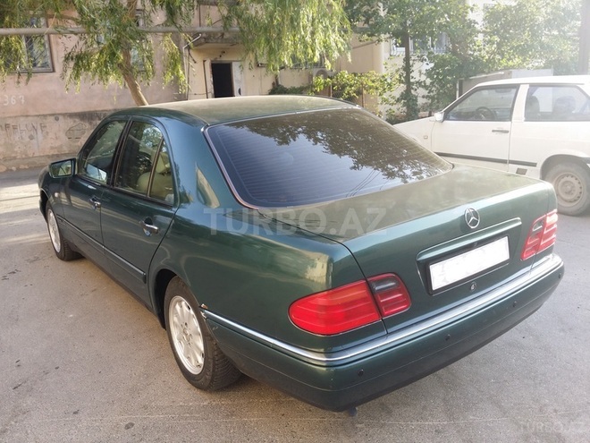 Mercedes E 230 1997, 279,000 km - 2.3 l - Bakı