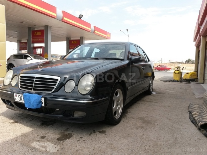 Mercedes E 220 2000, 246,000 km - 2.2 l - Bakı