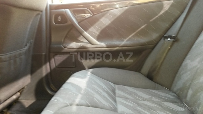Mercedes E 220 2000, 246,000 km - 2.2 l - Bakı