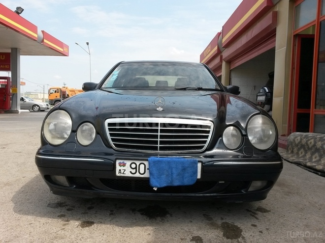 Mercedes E 220 2000, 246,000 km - 2.2 l - Bakı