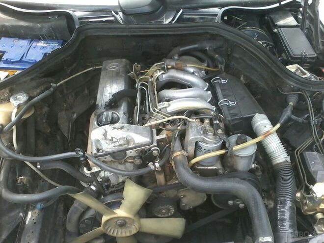 Mercedes E 200 1993, 270,350 km - 2.0 l - Bakı