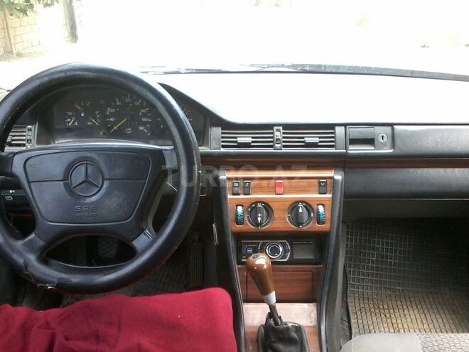 Mercedes E 200 1993, 270,350 km - 2.0 l - Bakı