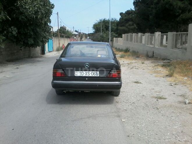 Mercedes E 200 1993, 270,350 km - 2.0 l - Bakı