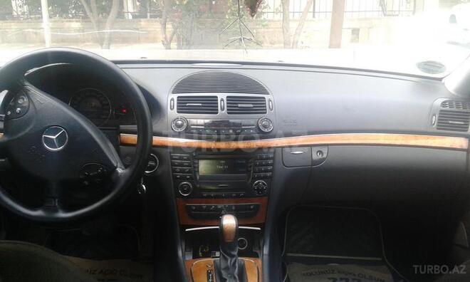 Mercedes E 270 2002, 233,000 km - 2.7 l - Bakı