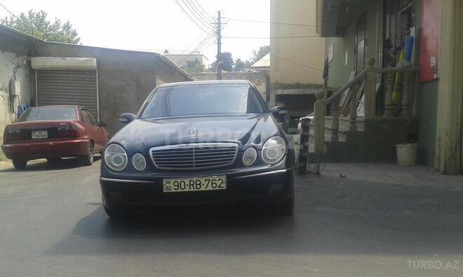 Mercedes E 270 2002, 233,000 km - 2.7 l - Bakı