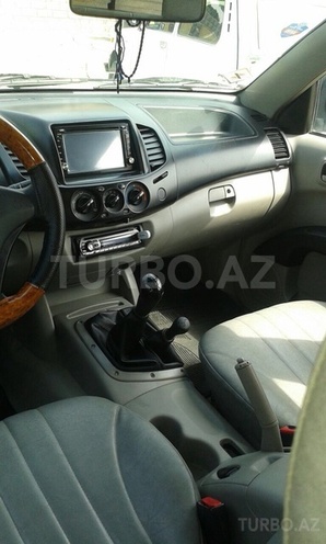 Mitsubishi L200 2006, 85,000 km - 2.5 l - Bakı