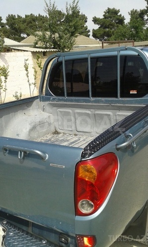 Mitsubishi L200 2006, 85,000 km - 2.5 l - Bakı