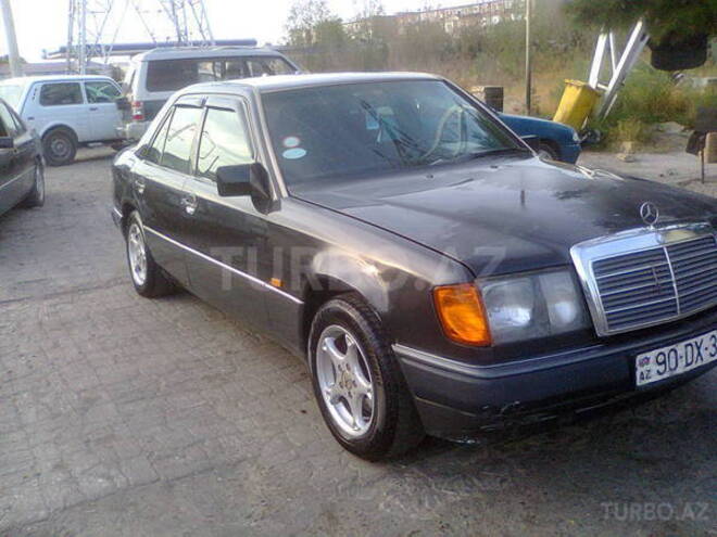 Mercedes E 200 1991, 200,000 km - 2.0 l - Sumqayıt