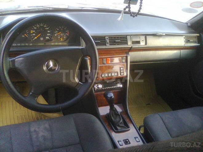 Mercedes E 200 1991, 200,000 km - 2.0 l - Sumqayıt