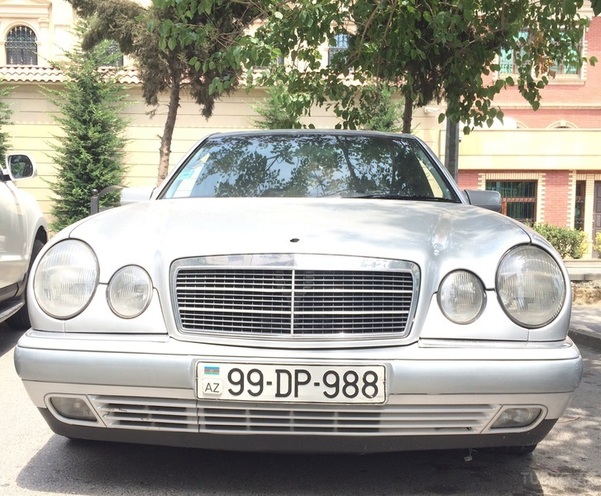 Mercedes E 220 1998, 250,000 km - 2.2 l - Bakı