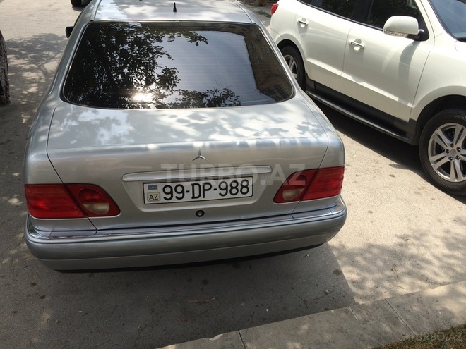 Mercedes E 220 1998, 250,000 km - 2.2 l - Bakı