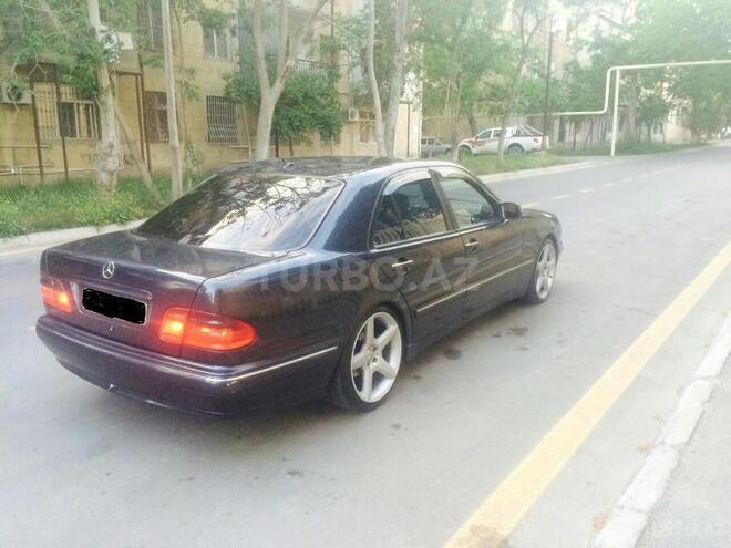 Mercedes E 220 1999, 295,000 km - 2.2 l - Bakı