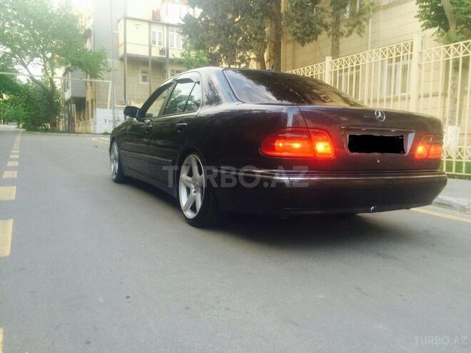 Mercedes E 220 1999, 295,000 km - 2.2 l - Bakı