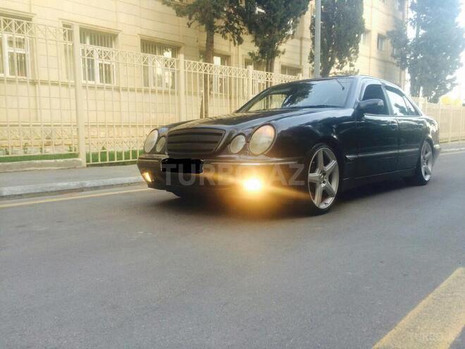 Mercedes E 220 1999, 295,000 km - 2.2 l - Bakı