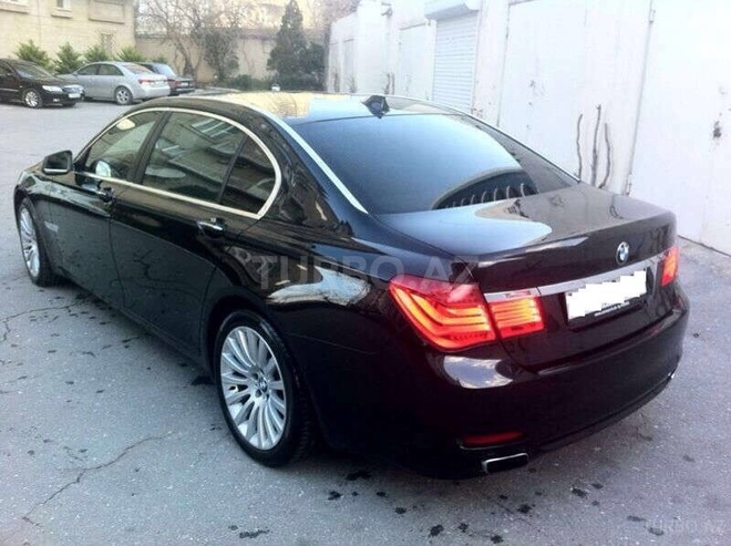 BMW 750 2011, 97,000 km - 4.4 l - Bakı