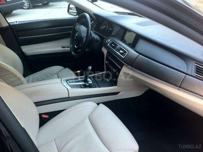 BMW 750 2011, 97,000 km - 4.4 l - Bakı