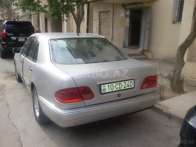 Mercedes E 220 1996, 411,000 km - 2.2 l - Bakı