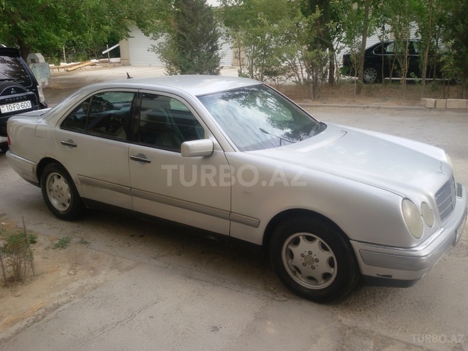 Mercedes E 220 1996, 411,000 km - 2.2 l - Bakı