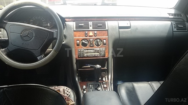 Mercedes E 220 1996, 411,000 km - 2.2 l - Bakı