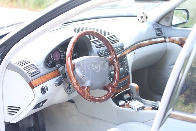 Mercedes E 320 2002, 175,000 km - 3.2 л - Bakı