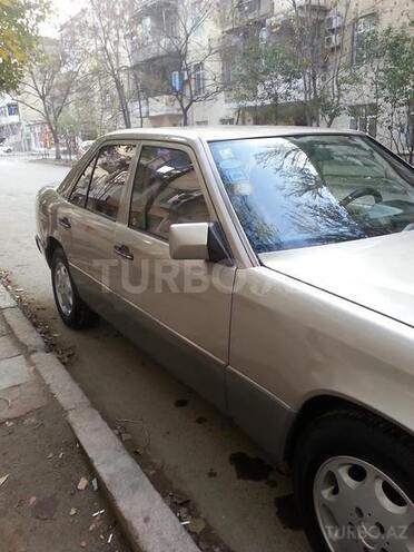 Mercedes E 250 1990, 345,000 km - 2.5 л - Bakı