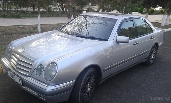 Mercedes E 200 1997, 236,000 km - 2.0 l - Bakı