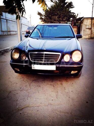 Mercedes E 220 2000, 257,000 km - 2.2 l - Bakı