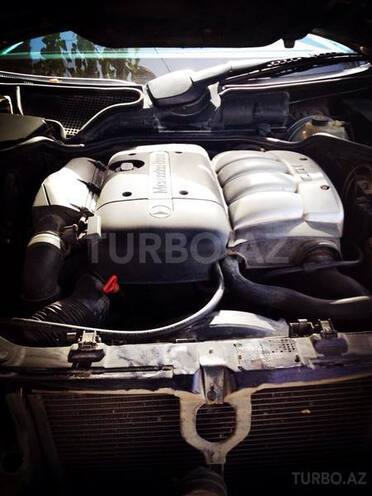 Mercedes E 220 2000, 257,000 km - 2.2 l - Bakı
