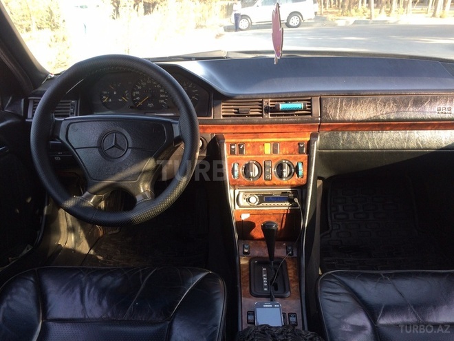 Mercedes E 300 1993, 400,000 km - 3.0 l - Bakı