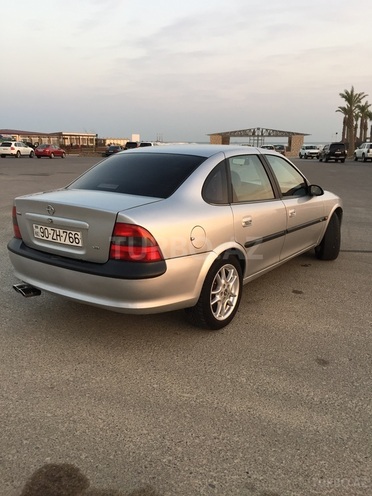 Opel Vectra 1998, 185,000 km - 2.0 l - Bakı
