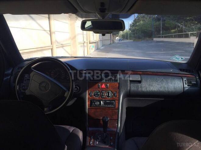 Mercedes E 230 1997, 186,263 km - 2.3 l - Bakı