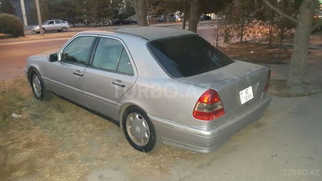 Mercedes C 230 2000, 181,800 km - 2.3 л - Sumqayıt