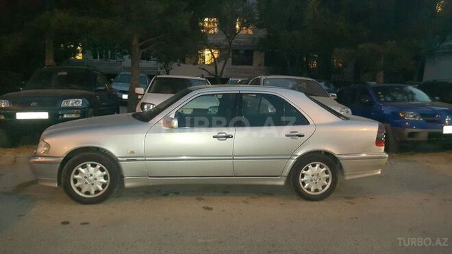 Mercedes C 230 2000, 181,800 km - 2.3 л - Sumqayıt