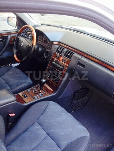 Mercedes E 280 1999, 138,000 km - 2.8 l - Bakı