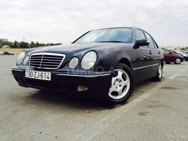 Mercedes E 240 1999, 207,000 km - 2.4 l - Bakı