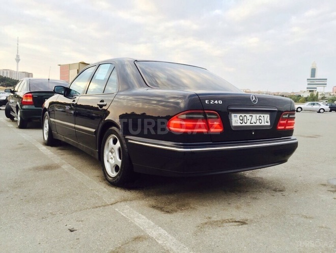 Mercedes E 240 1999, 207,000 km - 2.4 l - Bakı