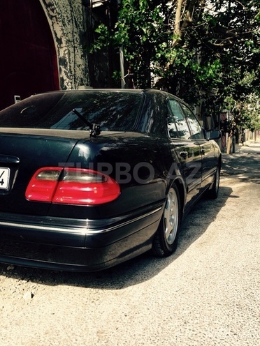Mercedes E 240 1999, 207,000 km - 2.4 l - Bakı