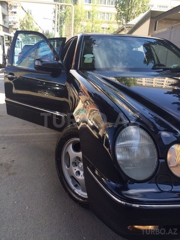 Mercedes E 240 1999, 207,000 km - 2.4 l - Bakı