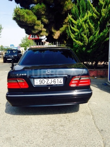 Mercedes E 240 1999, 207,000 km - 2.4 l - Bakı