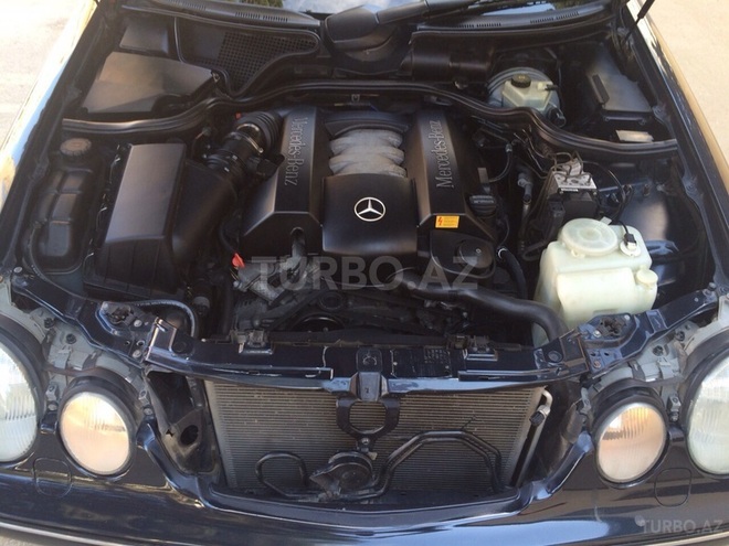 Mercedes E 240 1999, 207,000 km - 2.4 l - Bakı
