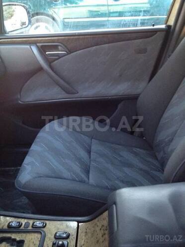 Mercedes E 220 2000, 257,000 km - 2.2 l - Bakı