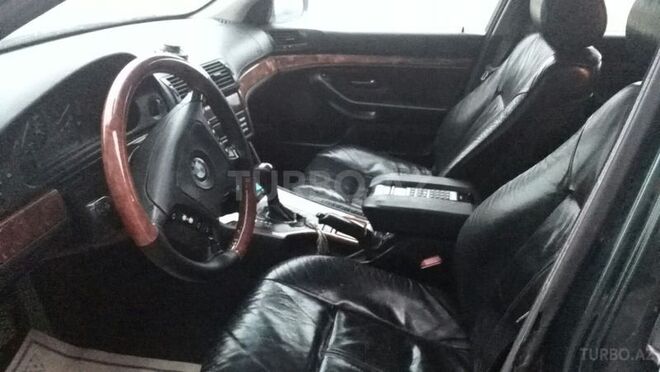 BMW 528 1997, 330,000 km - 2.8 л - Bakı