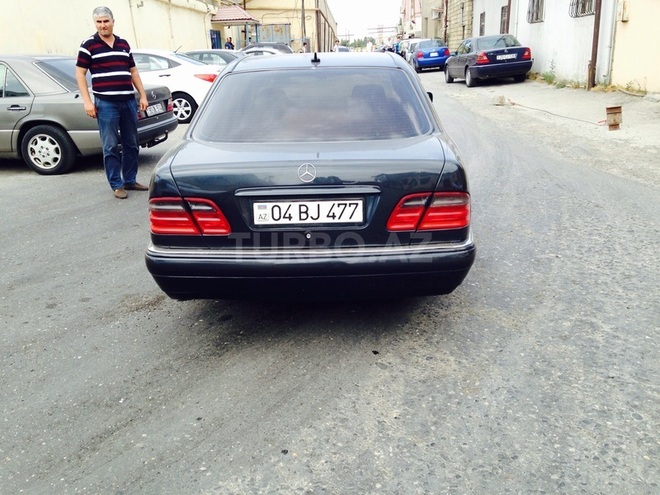 Mercedes E 230 1997, 320,000 km - 2.3 l - Bakı
