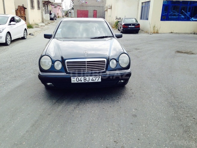 Mercedes E 230 1997, 320,000 km - 2.3 l - Bakı
