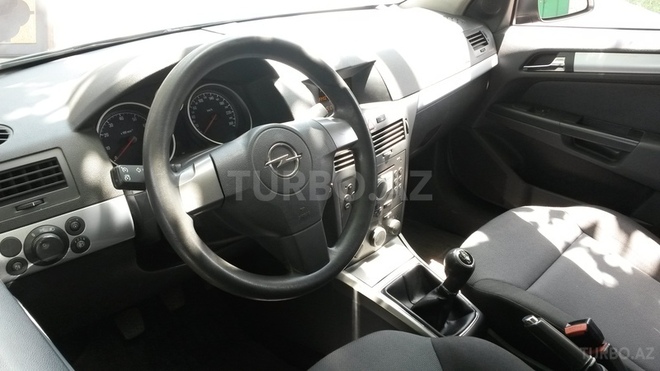 Opel Astra 2005, 170,000 km - 1.6 l - Bakı