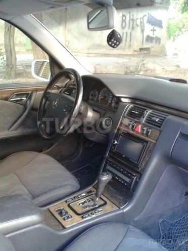 Mercedes E 240 1999, 238,000 km - 2.4 l - Bakı