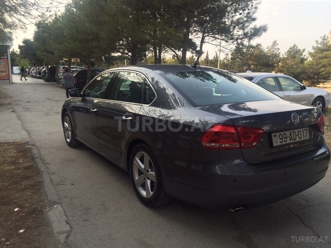 Volkswagen Passat 2013, 19,700 km - 2.5 l - Bakı