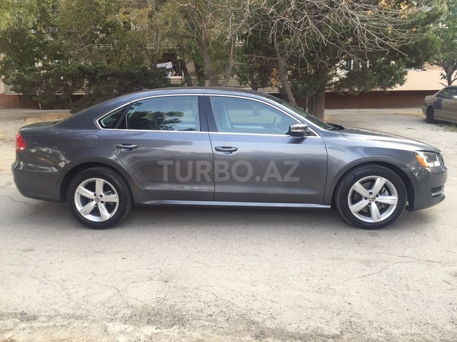 Volkswagen Passat 2013, 19,700 km - 2.5 l - Bakı
