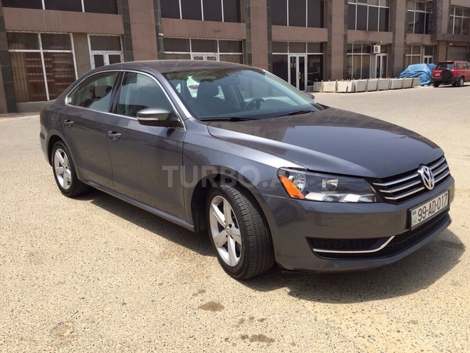 Volkswagen Passat 2013, 19,700 km - 2.5 l - Bakı